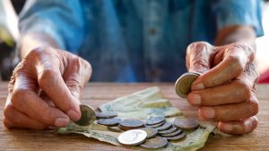 Σε 12 δόσεις θα επιστραφεί τελικά το ΕΚΑΣ