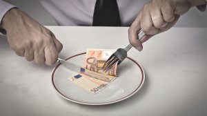 Εκπτώσεις τιμολογίων, παιγνίδι κρυφό με τις προμήθειες και «πόλεμος μέχρι εσχάτων»!