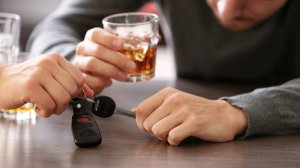 Προσοχή στο αλκοόλ! Ένα στα τρία θανατηφόρα τροχαία οφείλονται σ’ αυτό!