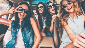 Πόσο δυνατά επιτρέπεται να ακούτε ραδιόφωνο και μουσική στο αυτοκίνητό σας;