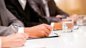 Για ποια εταιρεία τους βάζουν πωλητήριο Aegon και Zurich;