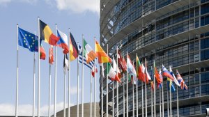 Μόνον το 31% των Ευρωπαίων δηλώνει πως έχει εμπιστοσύνη στην ΕΕ