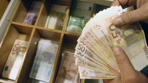 Μείωση του ΑΕΠ κατά 3,7%