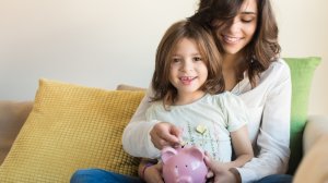 Allianz: Πώς να μιλάτε για οικονομικά θέματα στα παιδιά!
