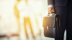 Ποια είναι η διαφορά μεταξύ ενός «Ασφαλιστικού Πράκτορα» και ενός «Μεσίτη Ασφαλίσεων»;