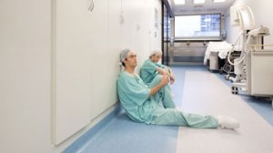 Μεγαλώνει ο αριθμός εκείνων που προσποιούνται τους αρρώστους για ένα κρεβάτι και λίγο φαγητό...