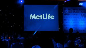 Οι άνθρωποι της MetLife (Σούσης, Μόρντο, Χριστοδουλίδης, Δουλγεράκης, Μιχαηλίδης, Δασκαλάκης, Χατζηδημητρίου, Clurfain) μιλούν στην κάμερα του nextdeal.gr.