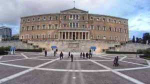 Reuters: Οι Έλληνες απεργούν για ασφαλιστικό και φορολογικό