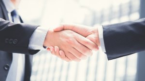 ΕΥ: Ενισχύεται η αισιοδοξία για συγχωνεύσεις και εξαγορές στην Ελλάδα