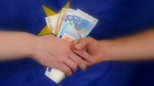 Αδιαφανείς διαδικασίες και πολιτική διαφθορά στην Ελλάδα