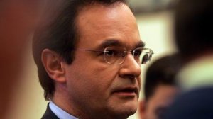 Διστακτικοί οι ξένοι στις προτροπές του Γ. Παπακωνσταντίνου