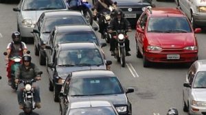 Αυξομειώσεις ποσοστών στις νέες άδειες κυκλοφορίας οχημάτων
