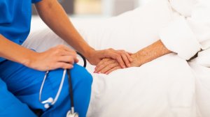 Υπεγράφη η ΚΥΑ για τη δωρεάν περίθαλψη των ανασφάλιστων