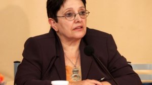 To ΚΚΕ δεν αναγνωρίζει το μνημόνιο λέει η Αλέκα Παπαρήγα 