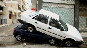 580 ακίνητα και 168 οχήματα καταστράφηκαν στη Δυτική Αθήνα!