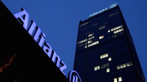 Allianz: Πτώση κερδών λόγω αυξημένων αποζημιώσεων από φυσικές καταστροφές και χαμηλά επιτόκια
