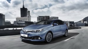 «Φρεσκαρίστηκε» το Toyota Auris