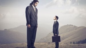 Μόνο ένας στους δύο ελεύθερους επαγγελματίες πληρώνουν για σύνταξη και ασθένεια στον ΟΑΕΕ. Μεγαλώνει ο αριθμός και στην Ιδιωτική Ασφάλιση.