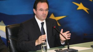 Μείωση ελλείμματος κατά 36,5%