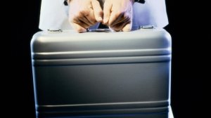 Ελεύθερος υπό όρους ασφαλιστής στη Ρόδο
