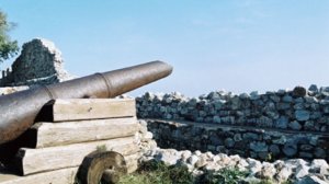 Άρχισαν να σκάνε κανόνια στην ασφαλιστική αγορά