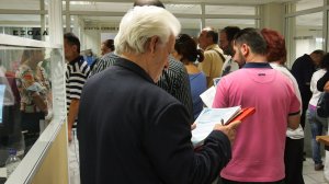 Και μέχρι τις 8 το βράδυ στα γκισέ των τραπεζών η πληρωμή της έκτακτης εισφοράς