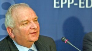 Ο Joseph Daul καταδικάζει την ελληνική βομβιστική επίθεση