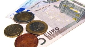 Περαιτέρω επιβράδυνση ρυθμού συνολικής χρηματοδότησης