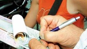Aσφαλίστρια μεγάλης ασφαλιστικής οδηγούσε ανασφάλιστο αυτοκίνητο 