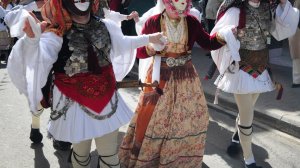 Τα έθιμα της Αποκριάς σε όλη την Ελλάδα: Από το «μπουρανί» στον Τύρναβο, στο «γάμο του Κουτρούλη» στην Μεθώνη