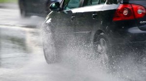 Βροχή και οδήγηση: Τι να προσέχετε!