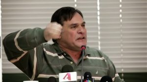 Είναι η ιδιωτική ασφάλιση ηλίθιε!