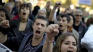 Οι νέοι πληρώνουν την κρίση 