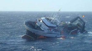 Βυθίστηκε πλοίο δυτικά της Κρήτης. Αγνοούνται 3 άνθρωποι
