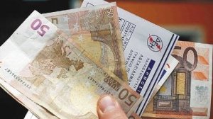 Στις εφορίες και όχι στη ΔΕΗ το χαράτσι 