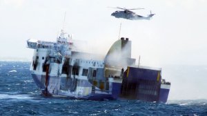 Αγνοούνται 40 επιβάτες λένε τώρα οι ιταλικές αρχές. Οι 32 είναι Έλληνες (συνεχής ενημέρωση)