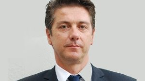 Τι κρύβει η απομάκρυνση Συρμακέζη από την Τράπεζα Πειραιώς; Ποιες οι επιπτώσεις στο bancassurance;