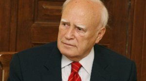 Κάρολος Παπούλιας: Ο αγώνας της γυναίκας είναι διαρκής