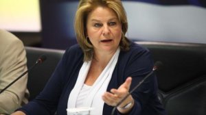 Λούκα Κατσέλη: Ομαλή η τροφοδοσία των ΑΤΜ. Ουρές στις τράπεζες