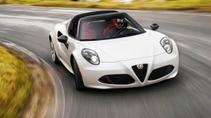 Alfa Romeo 4C Spider: Κολάζει κι άγιο!