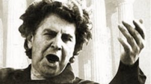 Στο νοσοκομείο ο Μίκης Θεοδωράκης 
