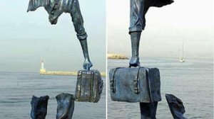 «Εξαφανίζουν» σιγά-σιγά την παρουσία του ασφαλιστή σβήνοντας την εικόνα του…