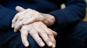 Πού οφείλονται οι διακυμάνσεις στην κίνηση των ασθενών που πάσχουν από Πάρκινσον