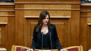 Τι προβλέπει το ν/σ Αχτσιόγλου για ελεύθερους επαγγελματίες, επικουρικές και εγκλωβισμένους εργαζόμενους