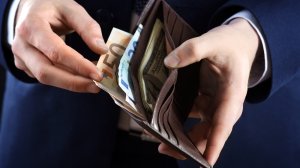 Έρευνα KPMG: Ποιες είναι οι αποδοχές και παροχές στον Ασφαλιστικό κλάδο;