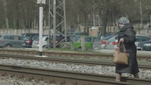 Μην υπερεκτιμάς τις ικανότητές σου κοντά σε σιδηροδρομικές γραμμές!