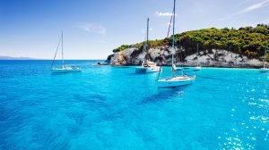 ΤτΕ: Αυξήθηκαν οι ταξιδιωτικές εισπράξεις στο πεντάμηνο