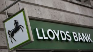 Lloyds Banking: Νέες περικοπές 3.000 θέσεων εργασίας