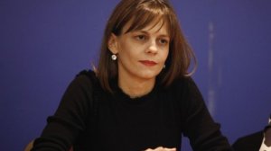 Έφη Αχτσιόγλου: Εντός του καλοκαιριού η ρύθμιση για τις ασφαλιστικές οφειλές