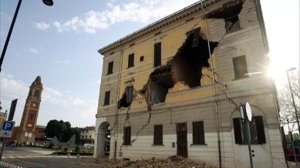 Η Ιταλία μετρά τις πληγές απο το σεισμό